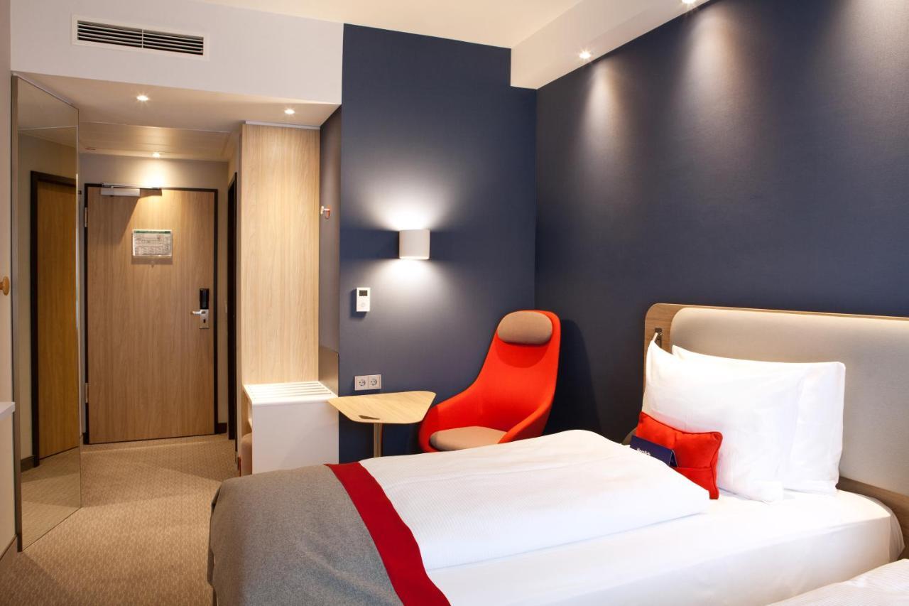 Express - By Ihg Отель