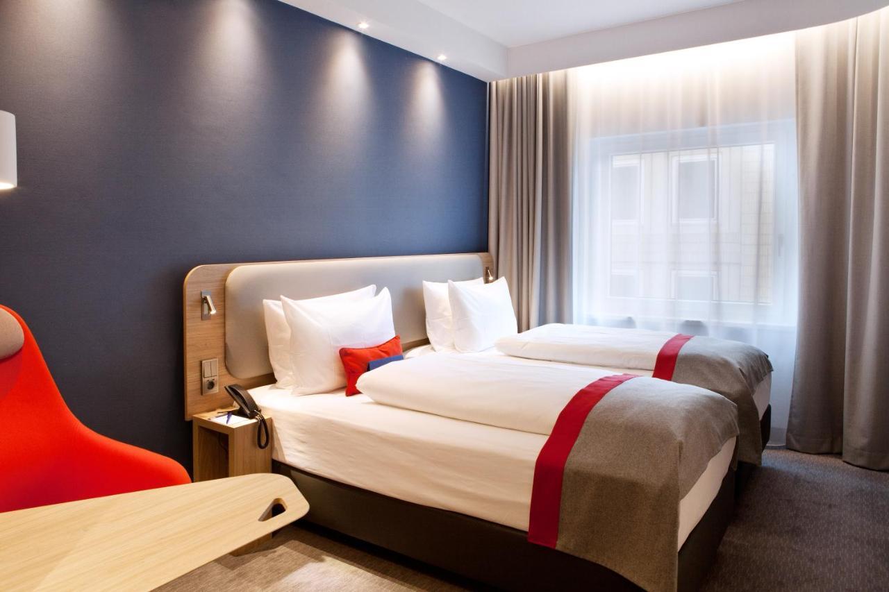 Отель Express - By Ihg 3*
