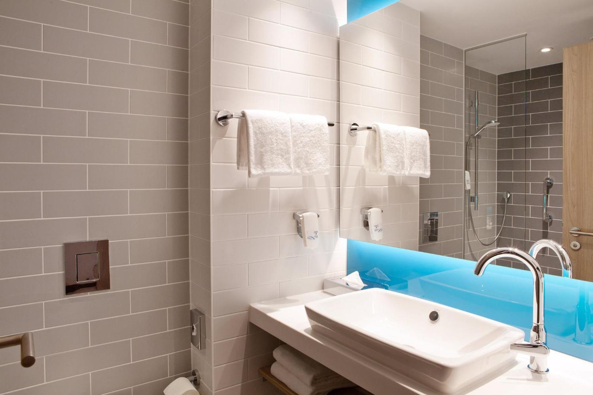 Express - By Ihg Отель 3*