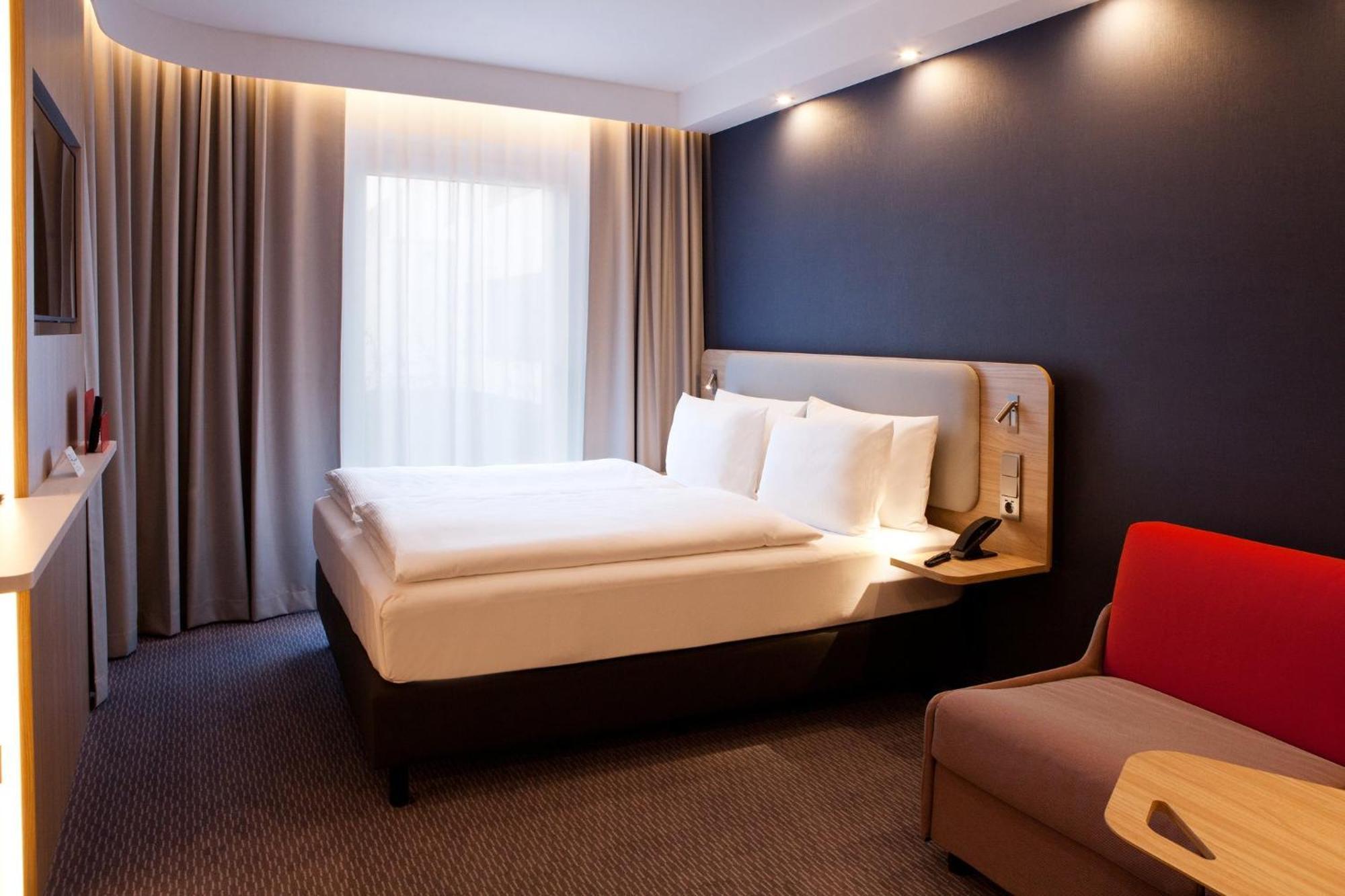 Express - By Ihg