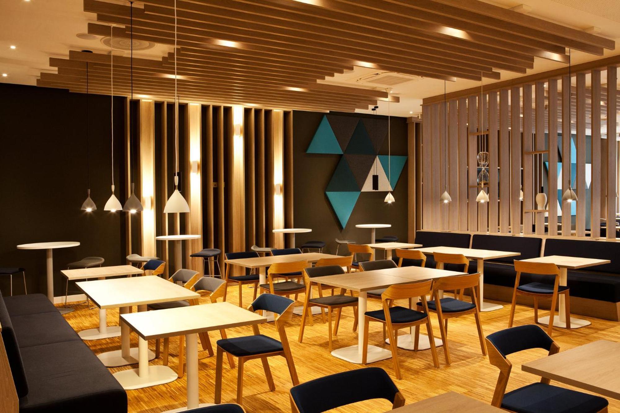 Express - By Ihg Отель 3*